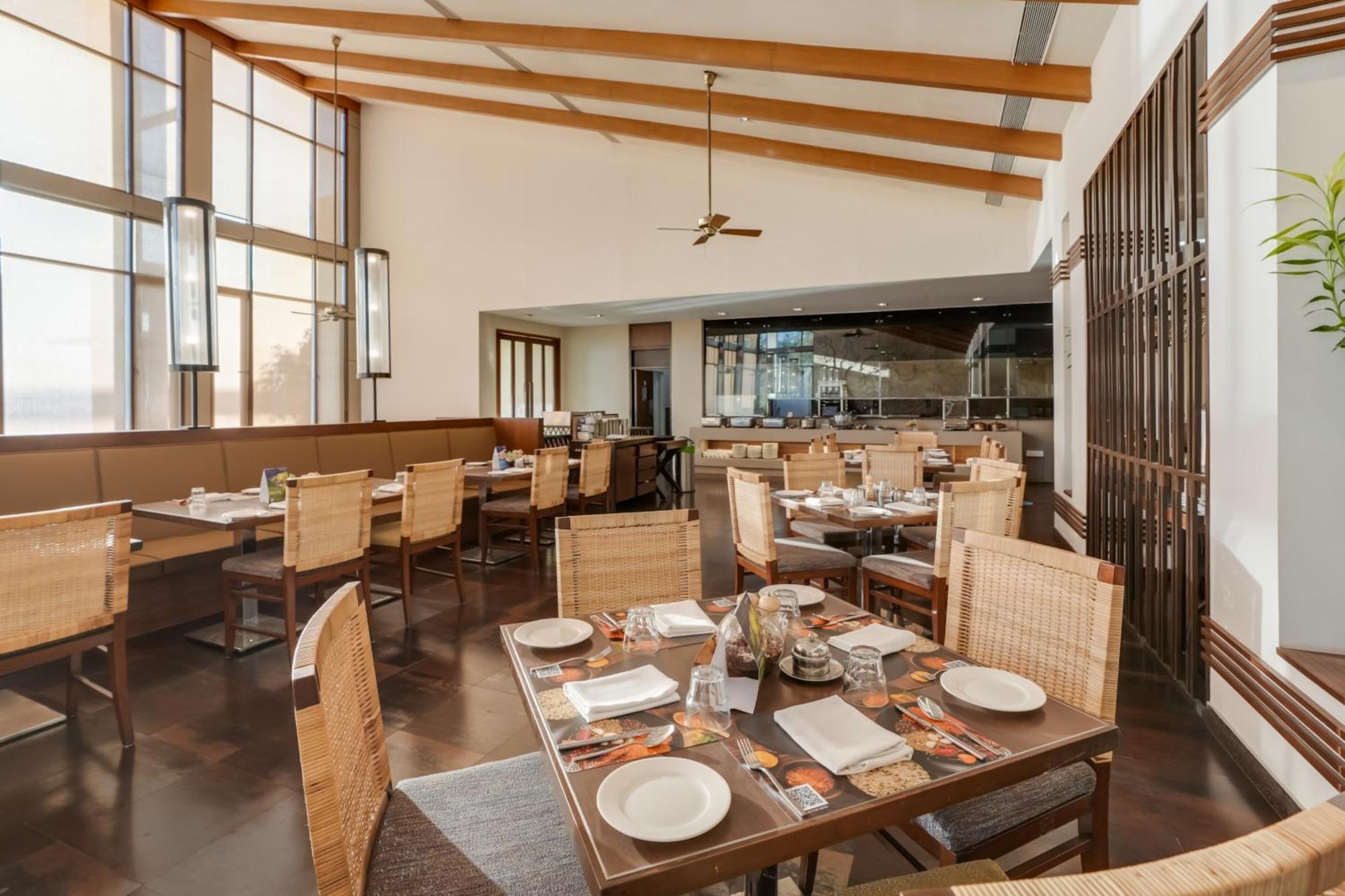 Club Mahindra Tungi, Lonavala Hotel Bagian luar foto