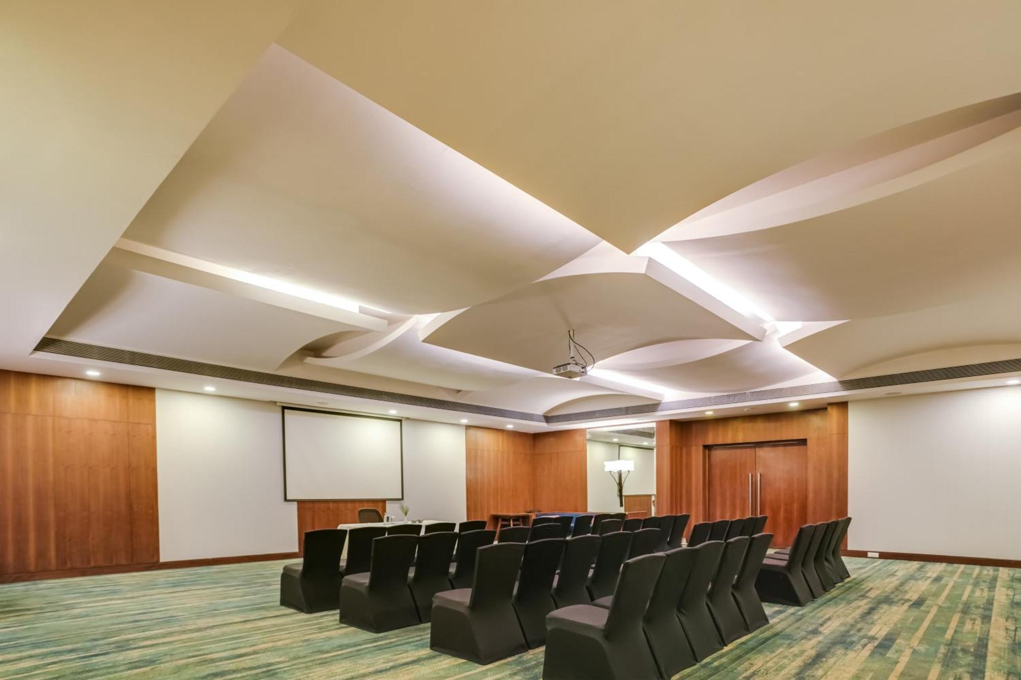 Club Mahindra Tungi, Lonavala Hotel Bagian luar foto